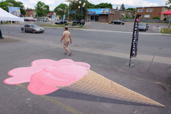Impressive-Giant-Paintings-on-the-Concrete-by-Roadsworth-13-900x600